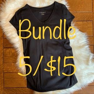 Liz Lange • ruched maternity t-shirt Sz M